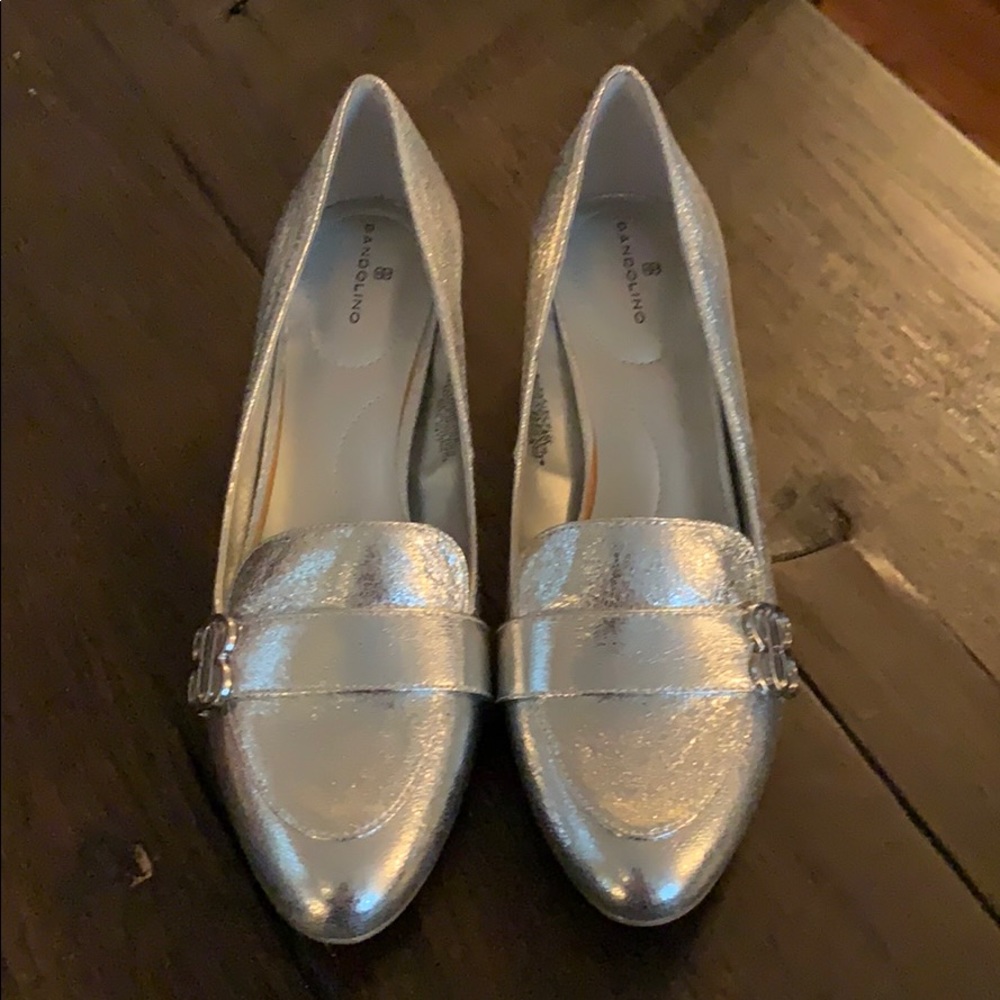 Bandolino silver loafer new no tag